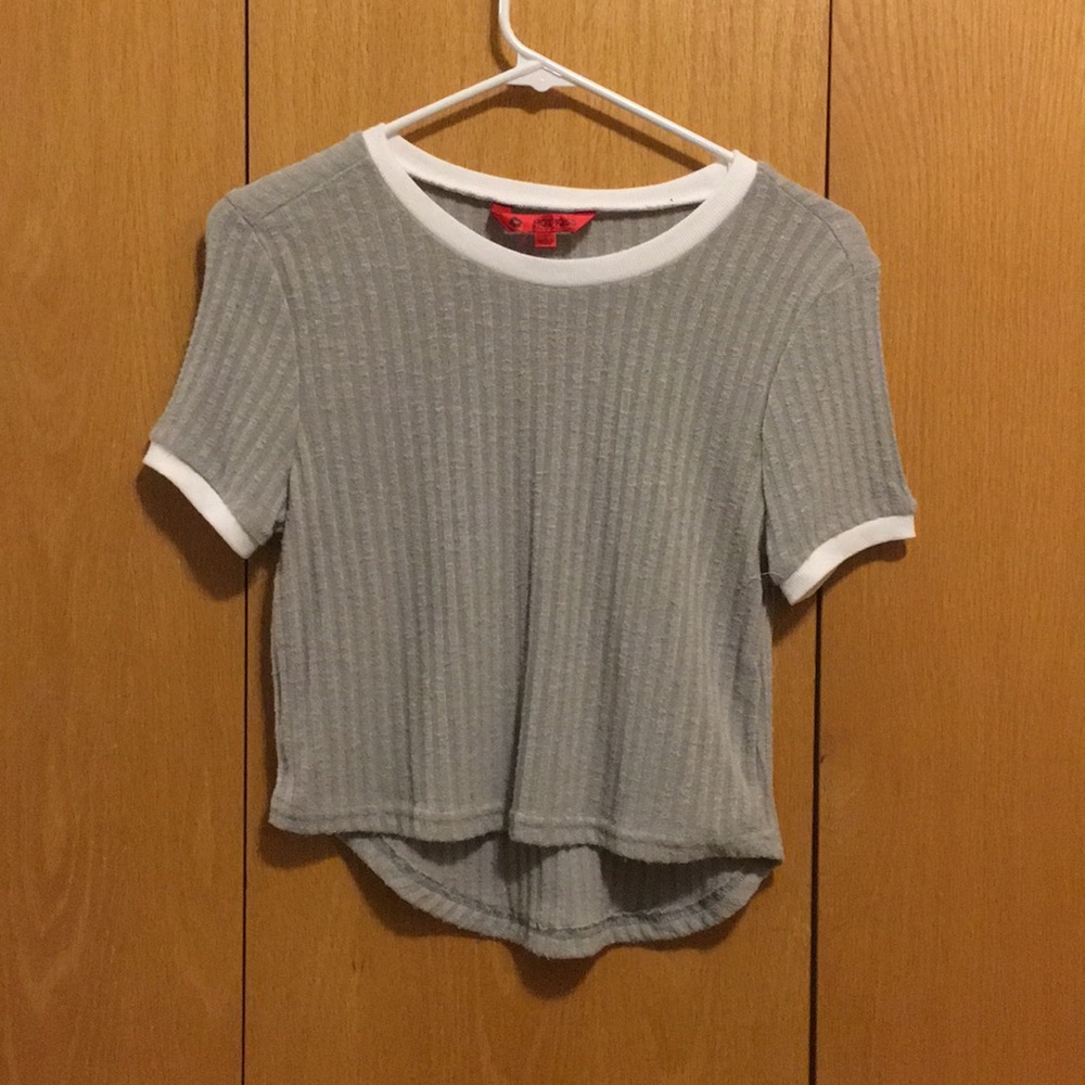 Grey short sleeve, white collar